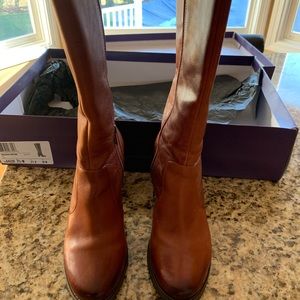 Clarks size 7.5 boots